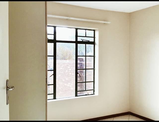 2 BEDROOM APARTMENT RENTED IN MOOIKLOOF RIDGE